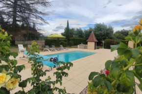 Maison 75 m2 piscine chauffée, terrain de tennis